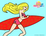 Barbie corre al agua