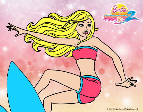 Barbie surfeando