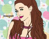 Ariana Grande con collar