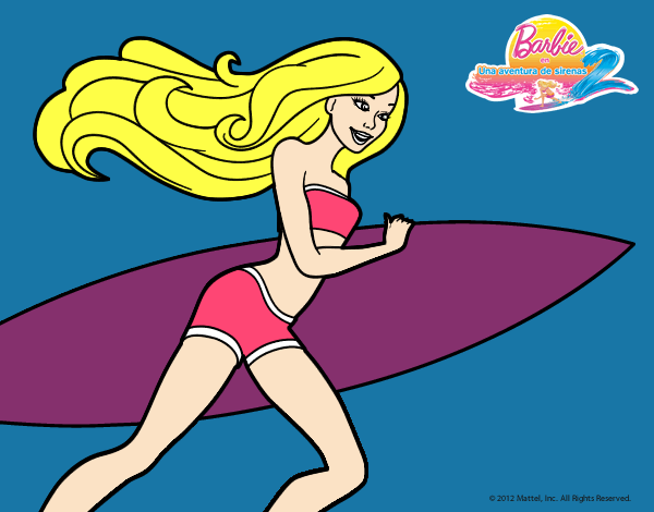 Barbie corre al agua