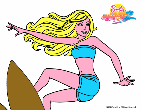 Barbie surfeando