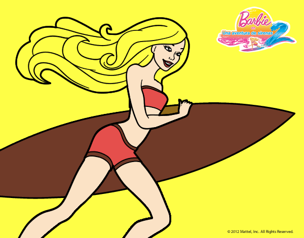 Barbie corre al agua