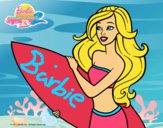 Barbie va a surfear