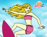 Barbie surfeando