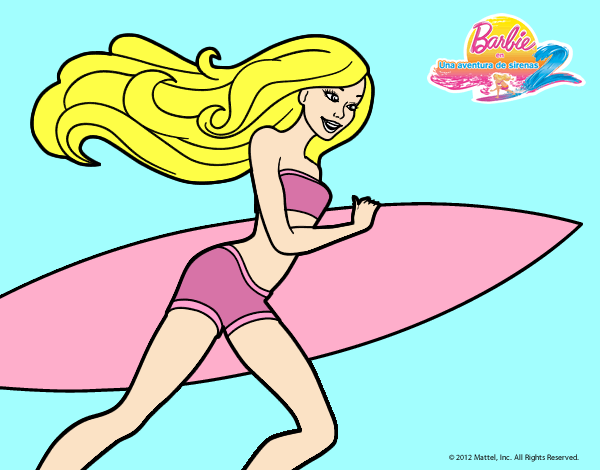 Barbie corre al agua