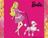 Barbie paseando a su mascota