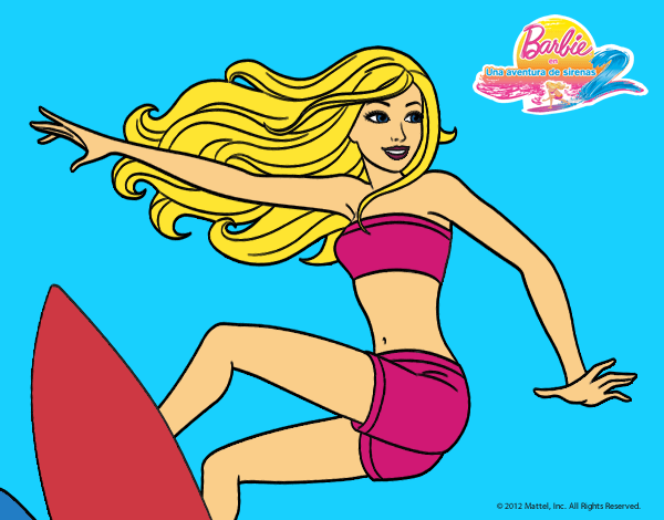 Barbie surfeando