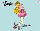 Dibujo Barbie y su colección de zapatos pintado por LunaLunita