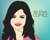 Selena Gomez sonriendo