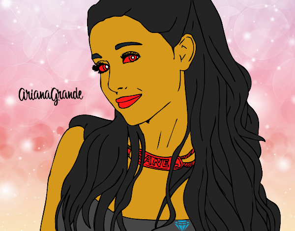 Ariana Grande con collar