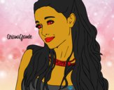 Ariana Grande con collar