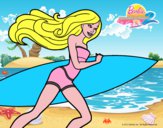 Barbie corre al agua