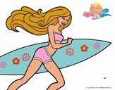 Barbie corre al agua