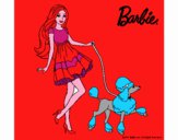 Barbie paseando a su mascota