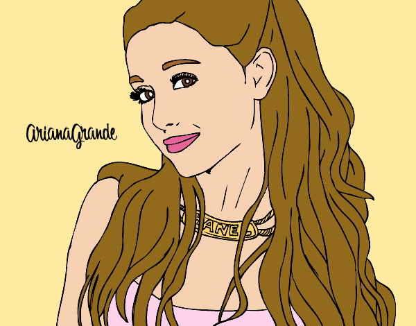 Ariana Grande con collar