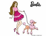 Barbie paseando a su mascota