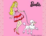 Barbie paseando a su mascota