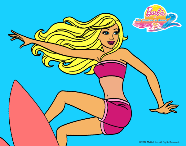 Barbie surfeando