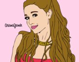 Ariana Grande con collar