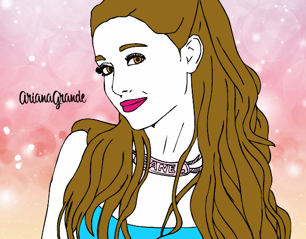 Ariana Grande con collar