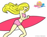 Barbie corre al agua