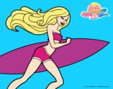 Barbie corre al agua