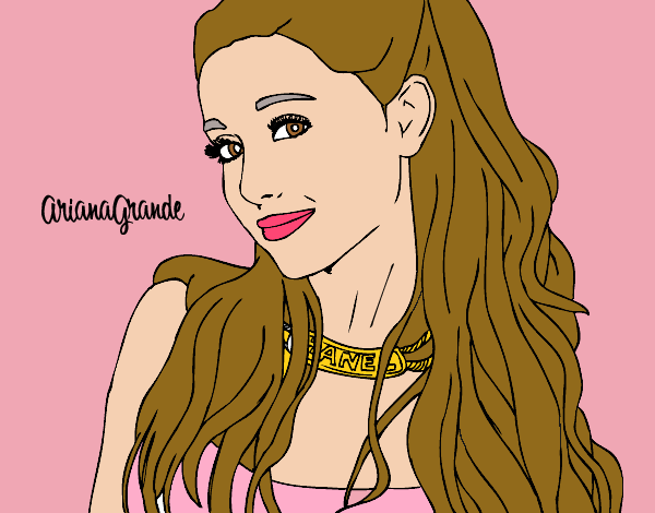 Ariana Grande con collar