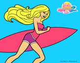 Barbie corre al agua