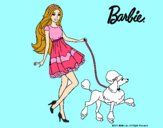 Barbie paseando a su mascota