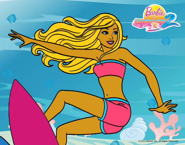 Barbie surfeando