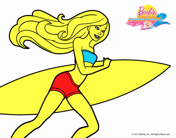 Barbie corre al agua