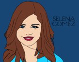 Selena Gomez sonriendo