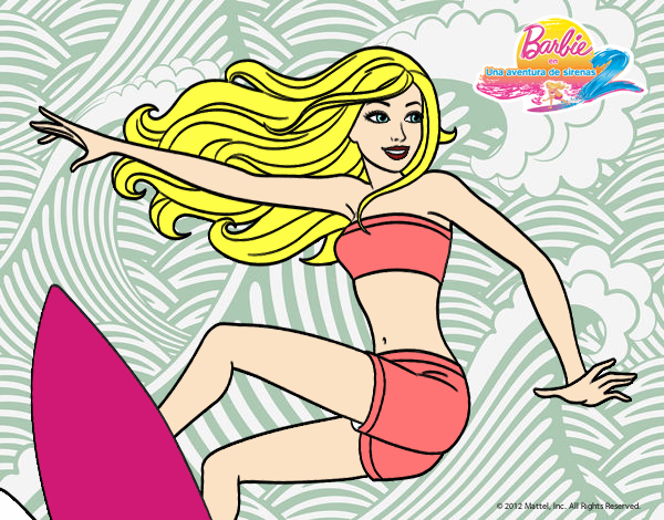 Barbie surfeando