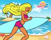 Barbie corre al agua