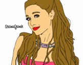 Ariana Grande con collar