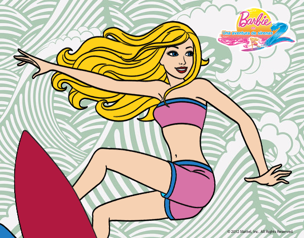 Barbie surfeando