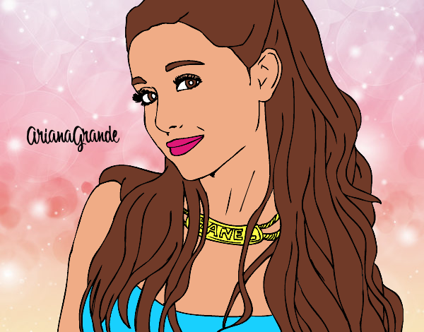 Ariana Grande con collar