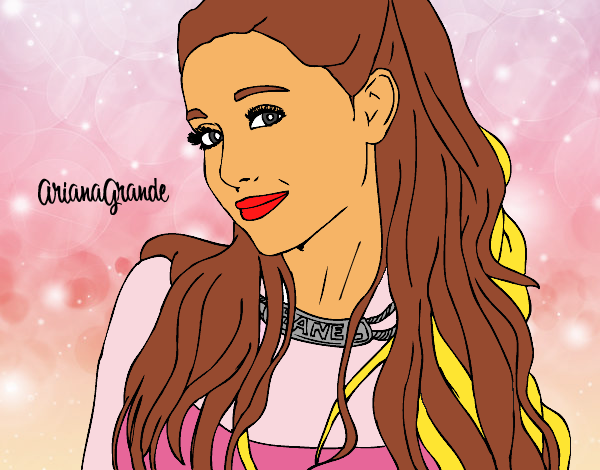 Ariana Grande con collar