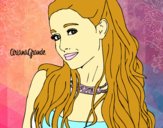 Ariana Grande con collar