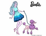 Barbie paseando a su mascota