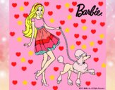 Barbie paseando a su mascota