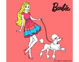 Barbie paseando a su mascota