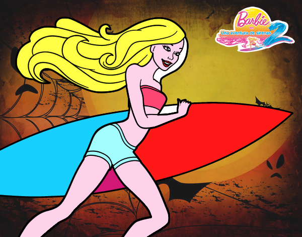 Barbie corre al agua