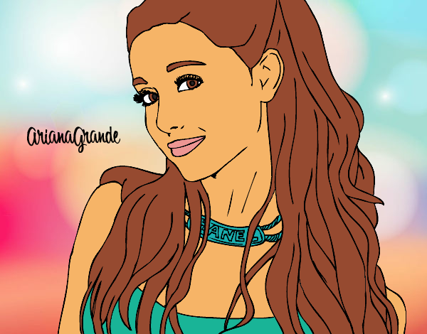 Ariana Grande con collar