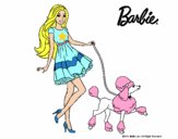 Barbie paseando a su mascota