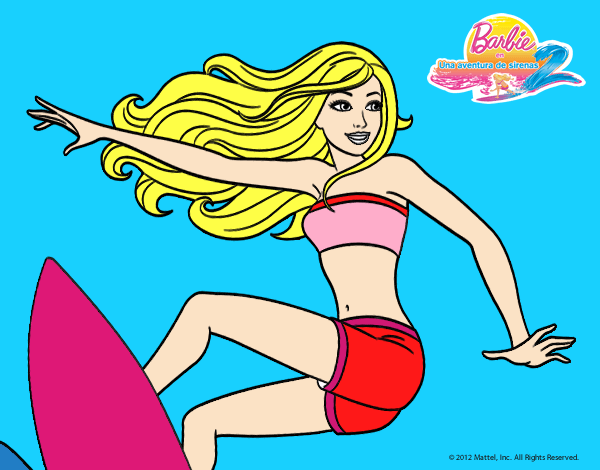 Barbie surfeando