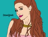 Ariana Grande con collar