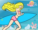 Barbie corre al agua