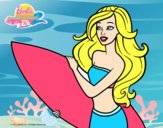 Barbie va a surfear