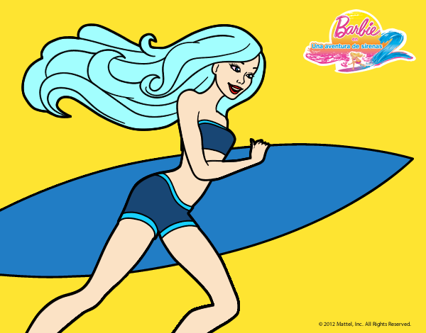 Barbie corre al agua